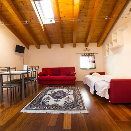 شقة Dimora San Zeno 8 With 6 Sleeps