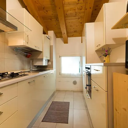 شقة Dimora San Zeno 8 With 6 Sleeps